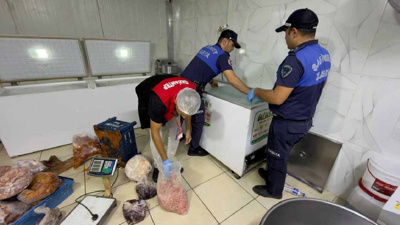 Tam 703 kilo! Yakalanmasalar bunları vatandaşa yedireceklerdi