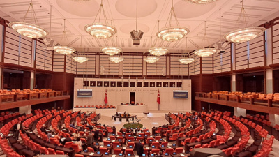 Mecliste sezaryen doğum tartışması: Erkek vekillerin konuşmasına kadınlardan tepki