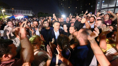Gözaltına alınacağını sanan Özgür Çelik: 'Geldilerse geldiler, beklesinler' deyip türkü söyledim
