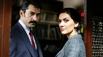 Kenan İmirzalıoğlu'na Bergüzar Korel sürprizi! 11 yıl sonra...