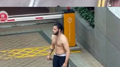 Çıplak ayaklarla dehşet saçtı! Yoldan geçene saldırdı, hizmetliyi sırtından bıçakladı