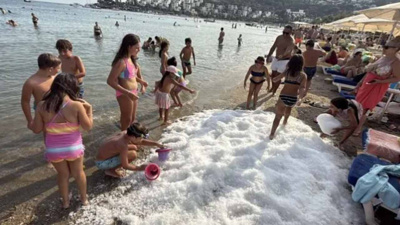 Kumdan değil buzdan plaj: Hem de Türkiye'de