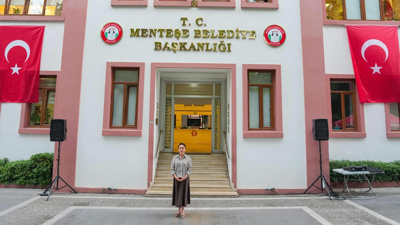 Yüzyıllık belediye binasına vakıflar el koyuyor