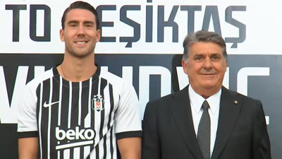 Vlahovic imza töreninde mesajı verdi: Tribünler ayaklandı