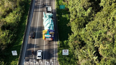 8 tonluk ve tam 24 metrelik dev heykel 1400 kilometre yol gidiyor: Yolculuk tam 3 gün sürecek