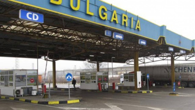 İncirlerin altına gizlenmiş! Almanya'ya giden Türk TIR'ından 45 tabanca çıktı