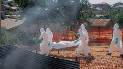 Ebola kontrolden çıkıyor! Ölümlerin yarısı sadece 20 günde gerçekleşti