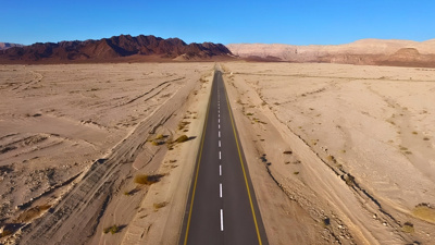 Tek bir viraj bile yok: 256 kilometre boyunca dümdüz gidiyor