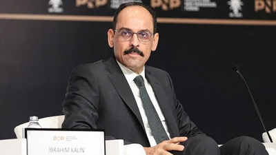 MİT Başkanı İbrahim Kalın görünümünü değiştirdi