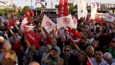 AKP'nin masada aldığı seçim sonrası YENİ Parti'den 'Üsküdar milletindir' mitingi!