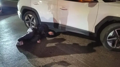 Ters yöne girmiş polislere saldırıp gazetecilere tükürmüştü: Tutuklandı
