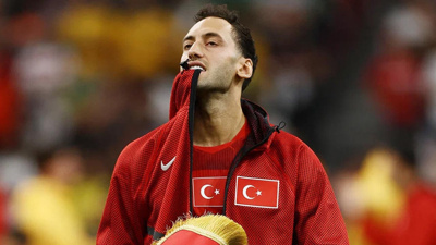 Milli takımda Hakan Çalhanoğlu depremi