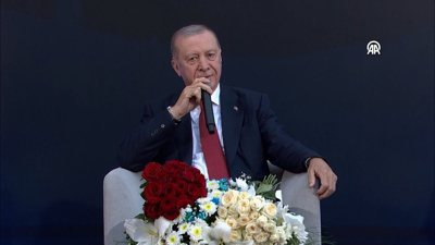 Erdoğan Türkü söyledi