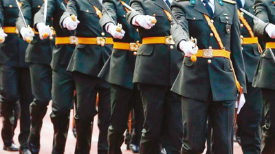 Teğmenlere mezuniyette AKP marşı okutulmuş!