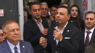 Özgür Çelik: Her gün yeni operasyonla uyanıyoruz