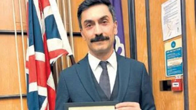 Türk müdür İngiltere'nin kahramanı oldu! Gözünü kırpmadan imdada koştu