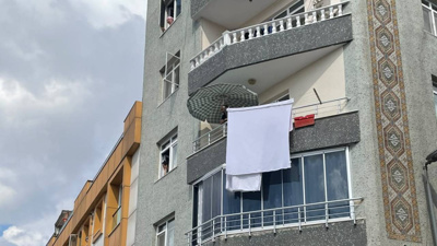 Zeytinburnu'nda kahreden olay! Temizlik yaparken 5'inci kattan düşen kadın öldü