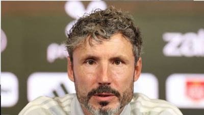 Van Bommel'den Trossard ve Lukaku için açıklama: Hiçbir oyuncuya oynama sözü vermem