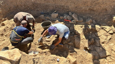 Elit savaşçının mezarı 2 bin 600 yıl sonra eksiksiz bulundu: Yüzünü altınla örtüp gömmüşler