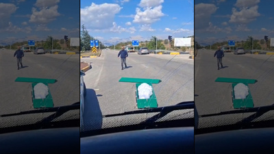 Isparta'da akılalmaz olay! Cenaze nakil aracındaki tabut yola düştü
