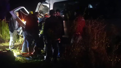 Kayseri'de can pazarı! İşçi servisleri iş makinesiyle çarpıştı...