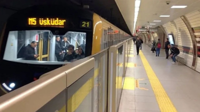 İstanbul'da metro tünelinde patlama: Yolcular tahliye edildi