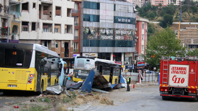 İETT otobüsü metro inşaatına çarptı