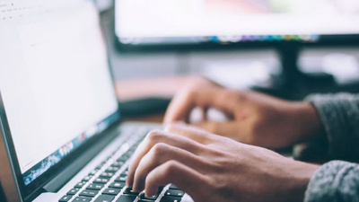 E-mail duası ile dolandırıldı