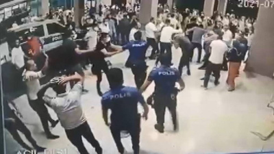 Yakınları koronavirüsten ölünce sağlık çalışanlarına saldırdılar