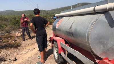 İzmir Büyükşehir Belediyesi 12 ilçeye 60 su tankeri dağıttı: Yangınlar önlendi