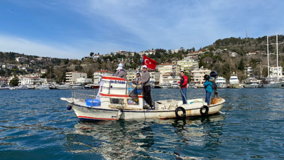 İstanbul Boğazı'nda plastik atık topladılar