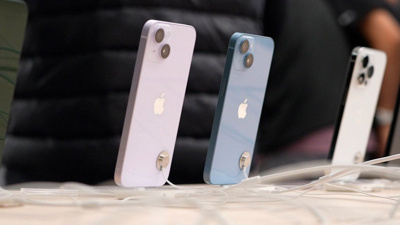 Jelatini bile sökülmemiş 'İlk iPhone' rekor fiyata alıcı buldu