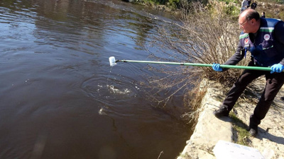 Menderes Nehri'nden numune alındı