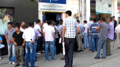 İşsizlik umutlarını tüketti: Binlerce genç İŞKUR'dan eli boş dönüyor