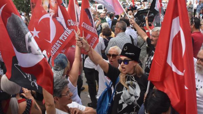 İzmir Marşı'ndan rahatsız olmuştu... Görevden alındı