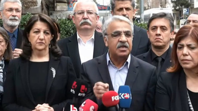 Kızılay binasına yürümek isteyen HDP'ye polis engeli