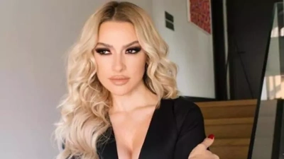 Cesur poz şaşırttı...Hadise'nin yarı çıplak pozu olay oldu; görenlerin ağzı açık kaldı!