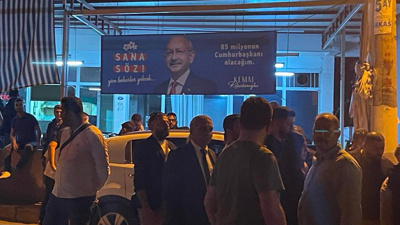 CHP'nin İzmir'deki seçim bürosuna saldırı