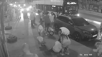 Kadıköy'de büyük panik: İETT şöförüne biber gazı sıktı; fenalaşan yolcular baygınlık geçirdi