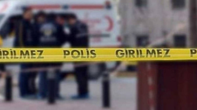 Emekli polisin cesedini eve dönen karısı buldu