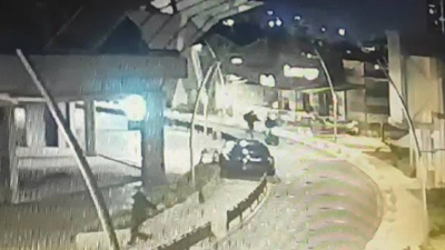 İstanbul'da kafede korku dolu anlar... 6 İsveçli gözaltına alındı, evlerinden cephanelik çıktı