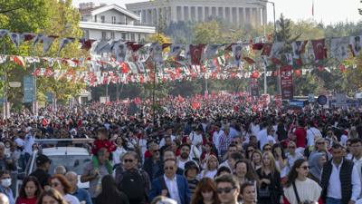 Cumhuriyet Coşkusu Sokağa Taştı: Milyonlarca İnsan Yollara Döküldü