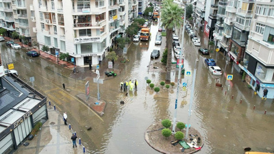 İzmir'de Hasarlı Ev Ve İşyerlerine Maddi Destek