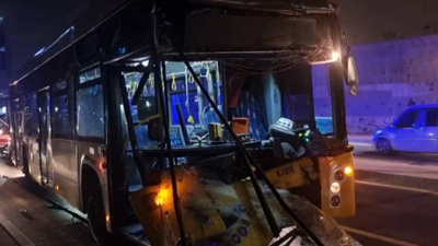 İETT Otobüsü Kamyona Çarptı: Çok Sayıda Yaralı