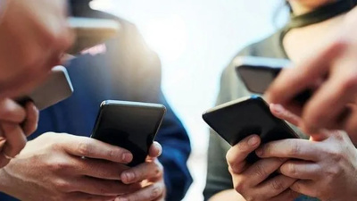 Akıllı telefonlarımız hepimizi DEHB belirtileriyle mi etkiliyor?