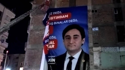 AKP'li Belediye Saadet Partili Adayın Pankartlarını İndirdi