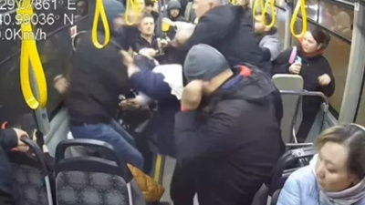 Otobüste Yer İsteyen Kadına Yumruk Atan Kişi Yakalandı!