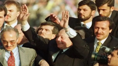 Bülent Arınç Erbakan'a Özel 'Cezaevinden Kurtarma' Yasası Çıkardıklarını İtiraf Etti!