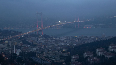 Trafiğe Çıkacaklar Dikkat! İstanbul'da Göz Gözü Görmüyor, Sis Ne Kadar Sürecek?
