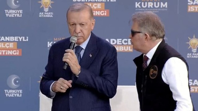 Murat Kurum'u Sahneye Çağırdı, Görevli Uyardı